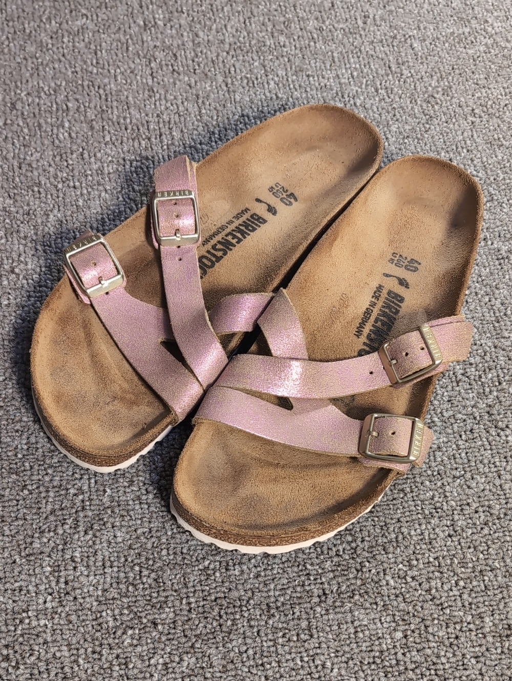 Birkenstock Yao Balance Sandal Size 9.0 in Sparkly Metallic Pink - Like New!